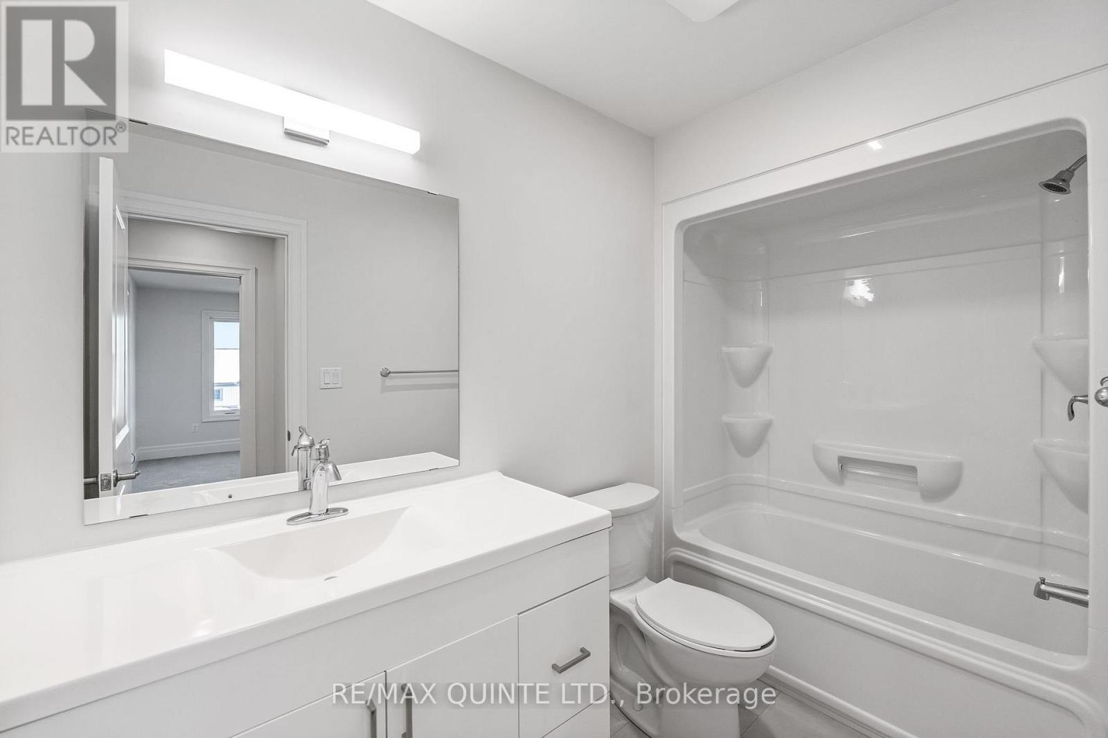 25 Markland Avenue, Prince Edward County, Ontario  K0K 2T0 - Photo 16 - X12903592