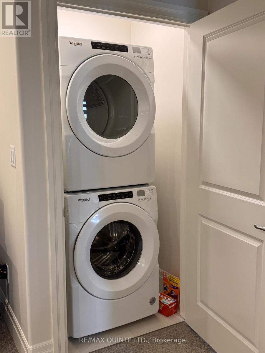 25 Markland Avenue, Prince Edward County, Ontario  K0K 2T0 - Photo 14 - X12903592