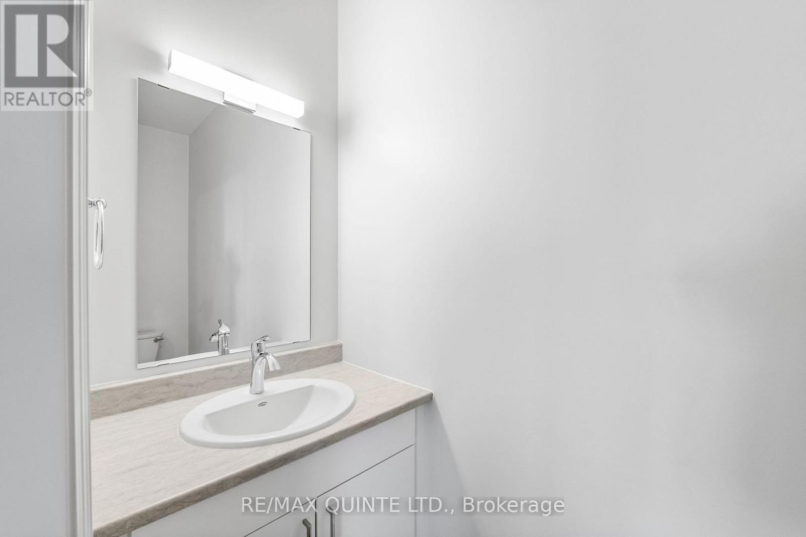 25 Markland Avenue, Prince Edward County, Ontario  K0K 2T0 - Photo 15 - X12903592