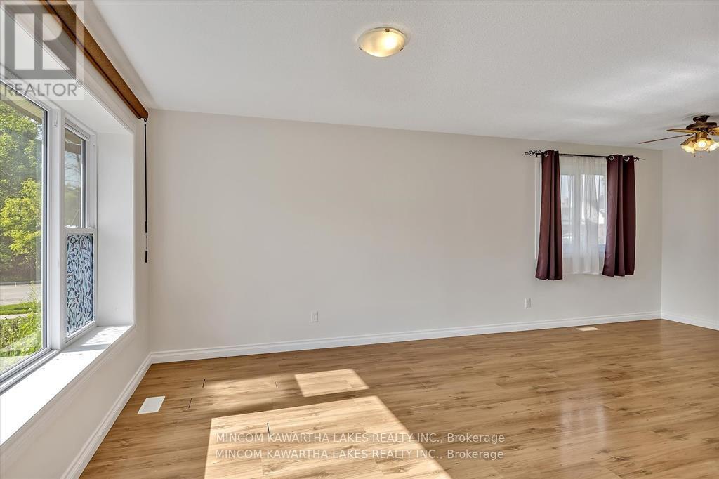 899 Ashdale Crescent W, Peterborough, Ontario  K9H 7H6 - Photo 14 - X12906112