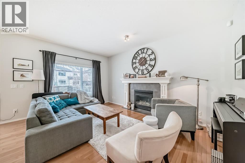 936 Copperfield Boulevard Se, Calgary, Alberta  T2Z 4W7 - Photo 3 - A2283411