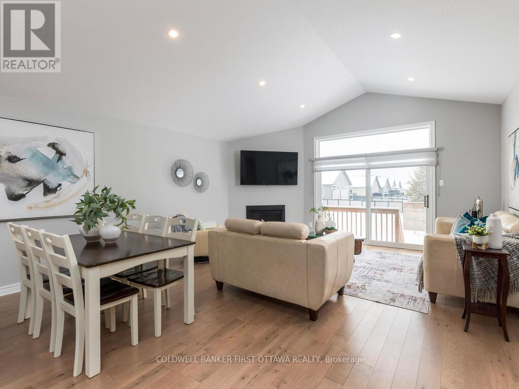 627 Bracewell Street, Mississippi Mills, Ontario  K0A 1A0 - Photo 12 - X12906124