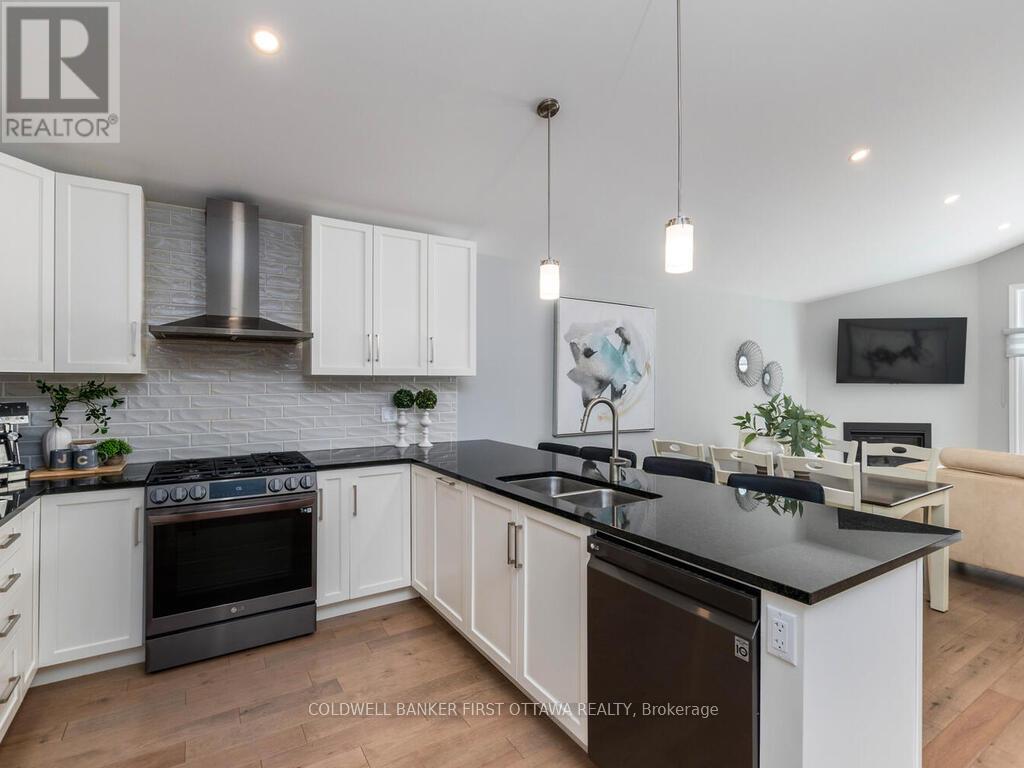 627 Bracewell Street, Mississippi Mills, Ontario  K0A 1A0 - Photo 17 - X12906124