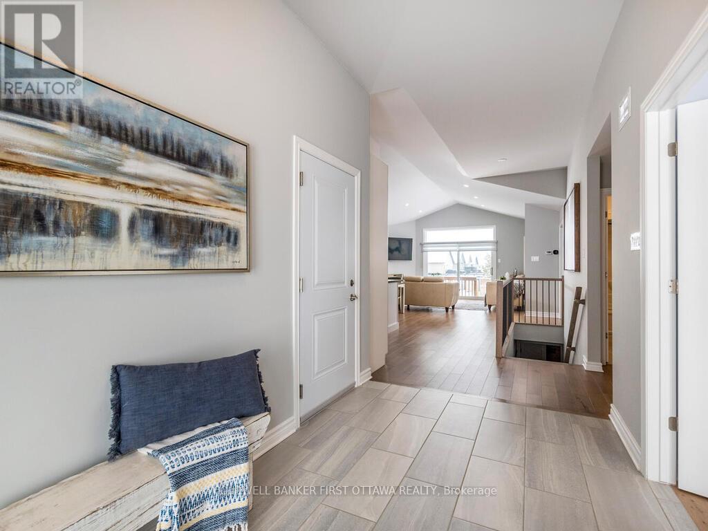 627 Bracewell Street, Mississippi Mills, Ontario  K0A 1A0 - Photo 5 - X12906124