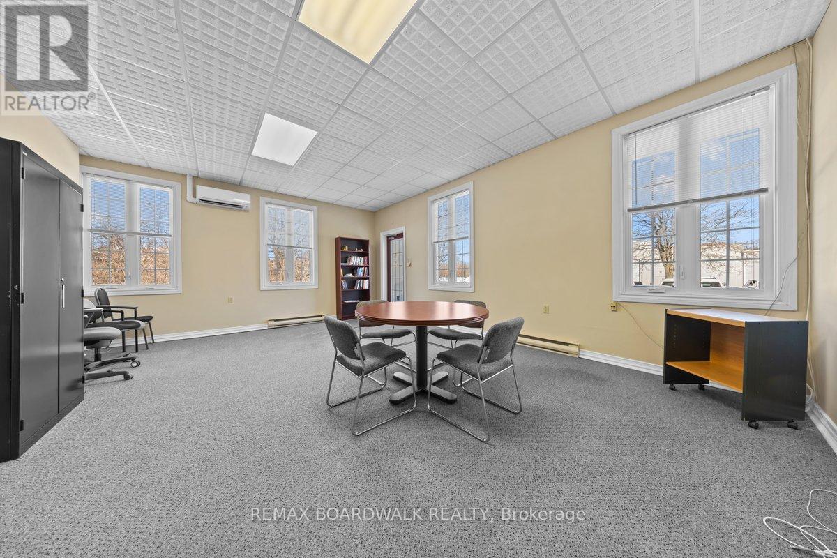 210 - 20 Bennett Street, Carleton Place, Ontario  K7C 4G9 - Photo 3 - X12906150