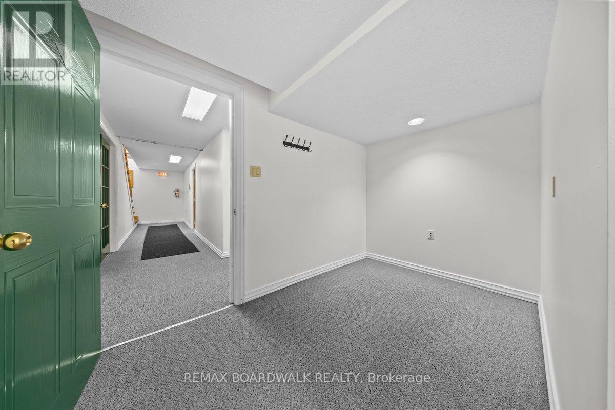 102 - 20 Bennett Street, Carleton Place, Ontario  K7C 4G9 - Photo 3 - X12906154