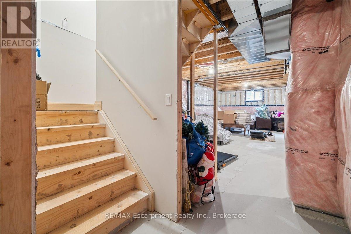 20 Granite Ridge Trail, Hamilton, Ontario  L8B 1Y4 - Photo 38 - X12906110