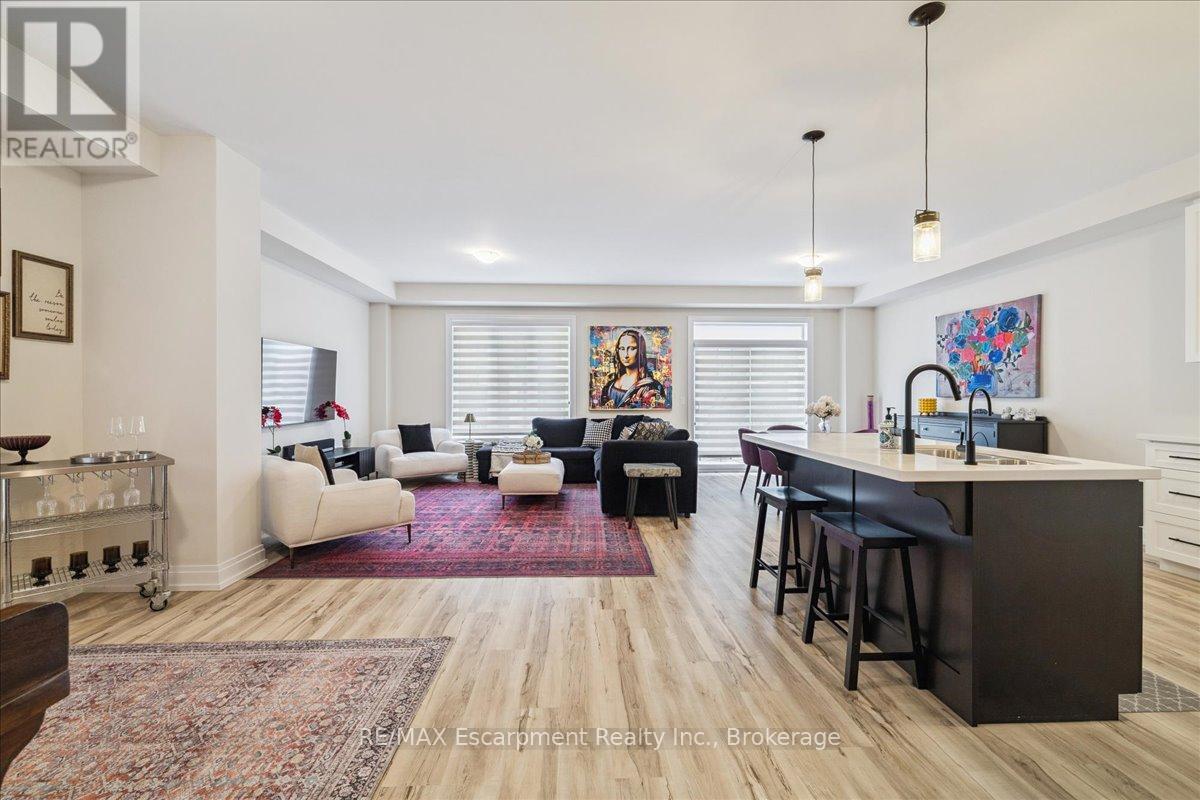 20 Granite Ridge Trail, Hamilton, Ontario  L8B 1Y4 - Photo 6 - X12906110