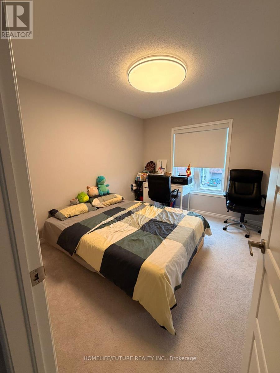 143 Yates Drive, Milton, Ontario  L9E 1S7 - Photo 4 - W12893876