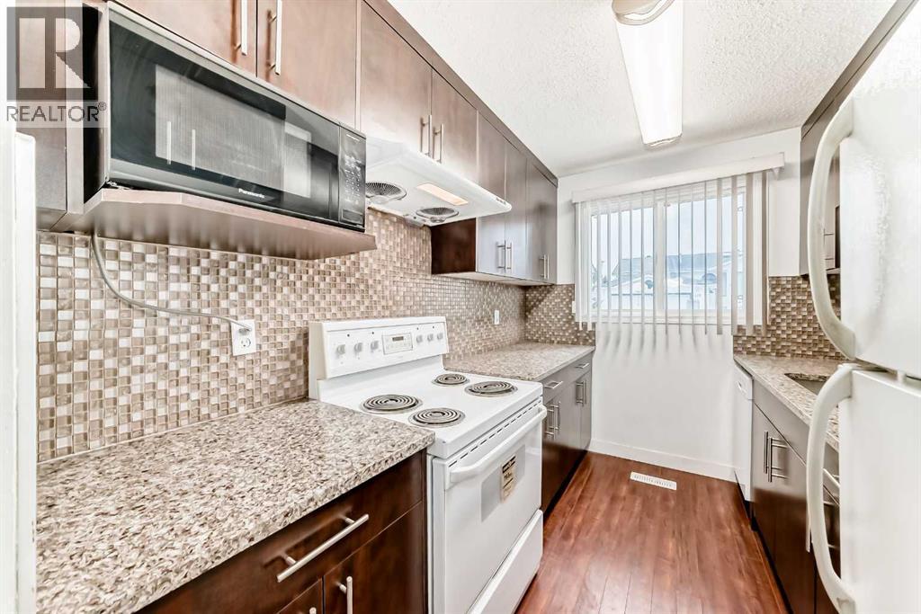 130 Pinemeadow Road NE, Calgary, Alberta  T1Y 4N9 - Photo 7 - A2290921