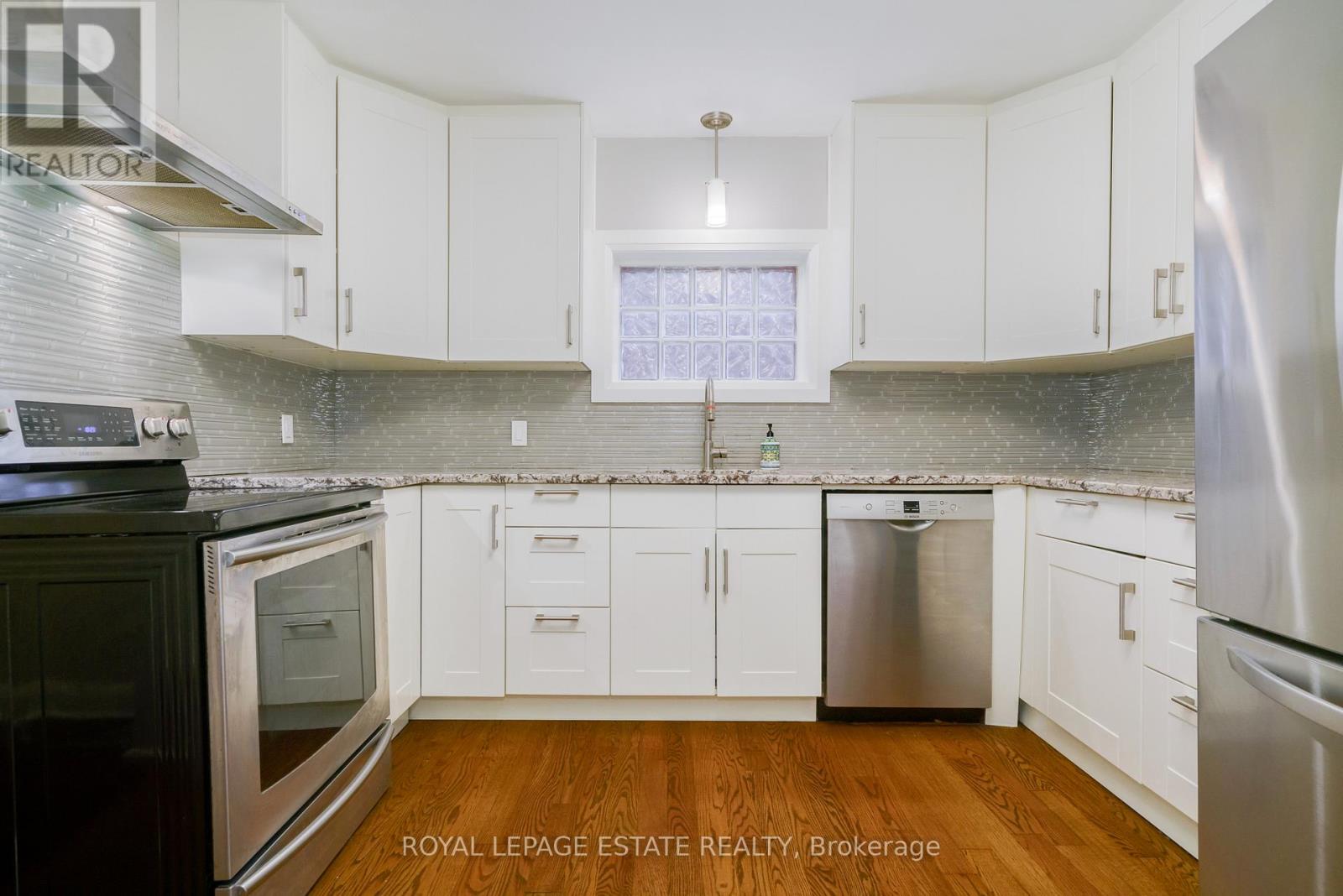 292 Silver Birch Avenue, Toronto, Ontario  M4E 3L5 - Photo 10 - E12906156