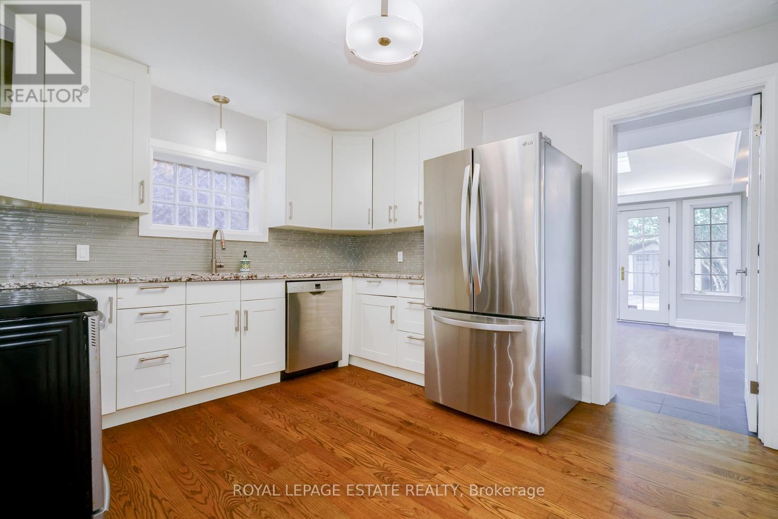 292 Silver Birch Avenue, Toronto, Ontario  M4E 3L5 - Photo 12 - E12906156