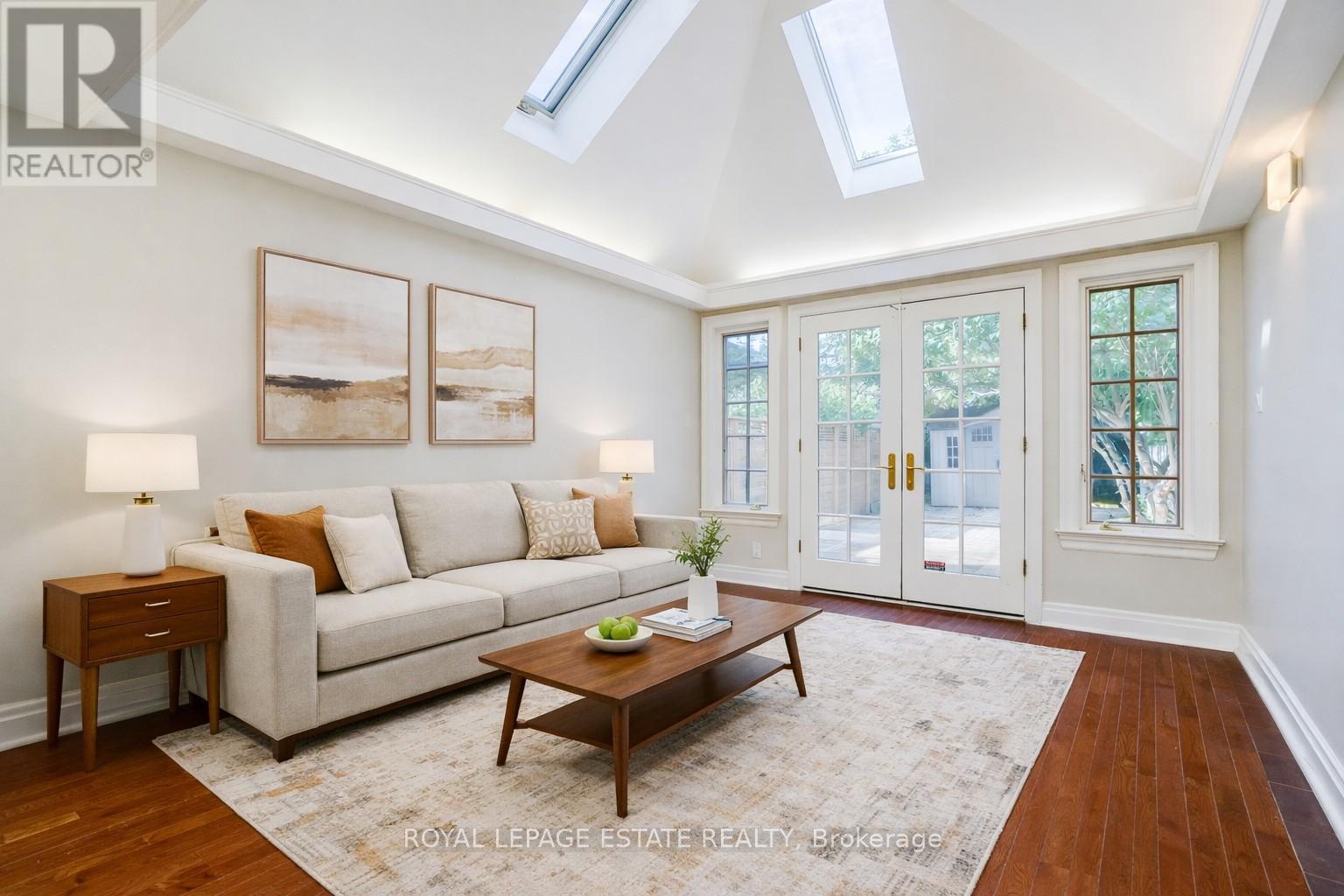 292 Silver Birch Avenue, Toronto, Ontario  M4E 3L5 - Photo 13 - E12906156