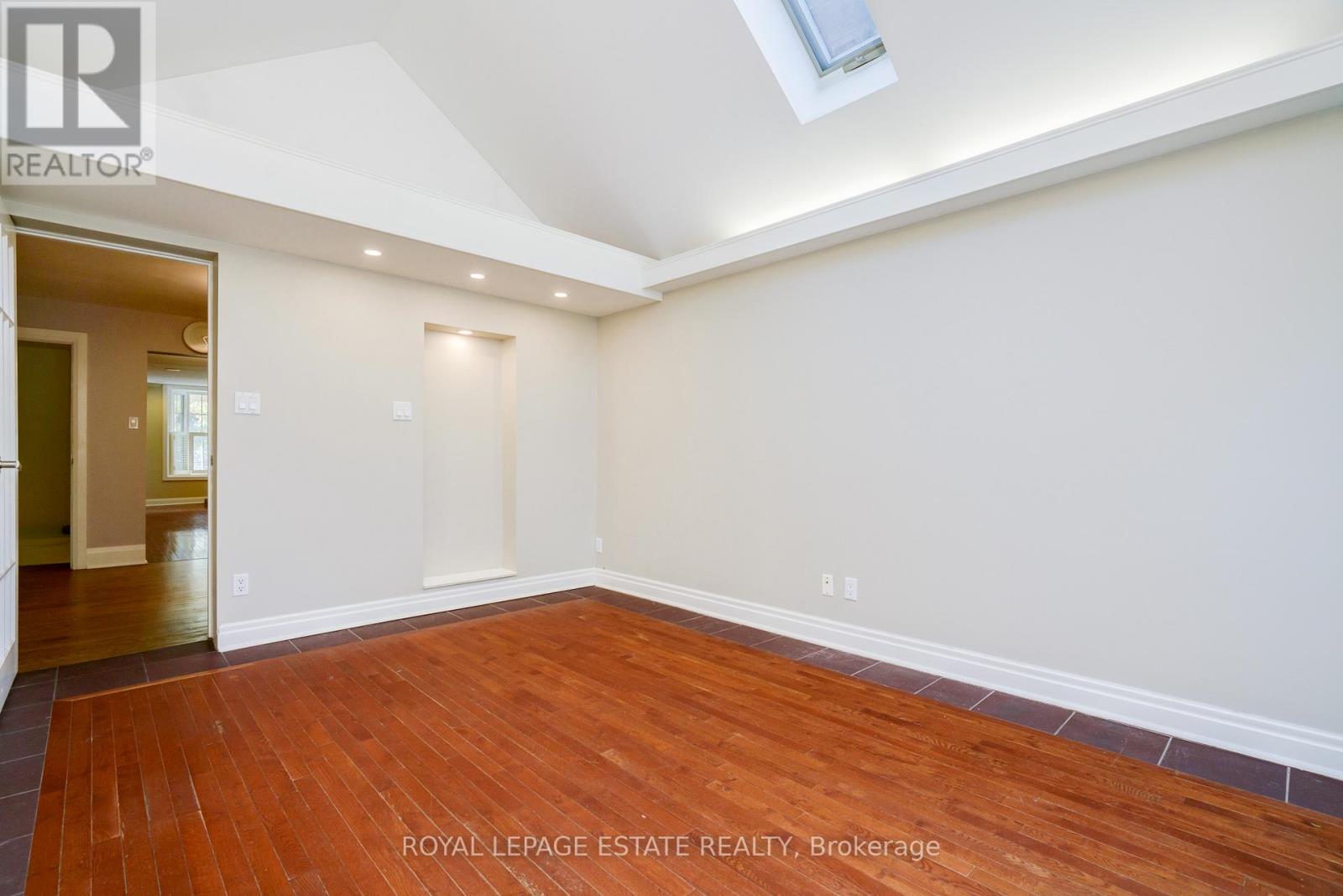 292 Silver Birch Avenue, Toronto, Ontario  M4E 3L5 - Photo 15 - E12906156