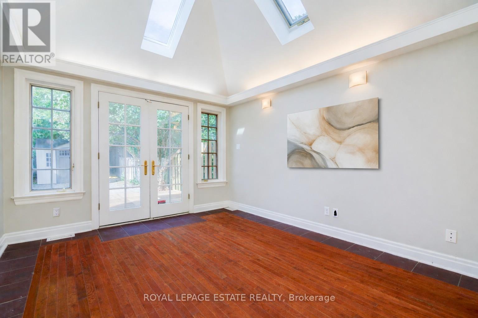 292 Silver Birch Avenue, Toronto, Ontario  M4E 3L5 - Photo 16 - E12906156