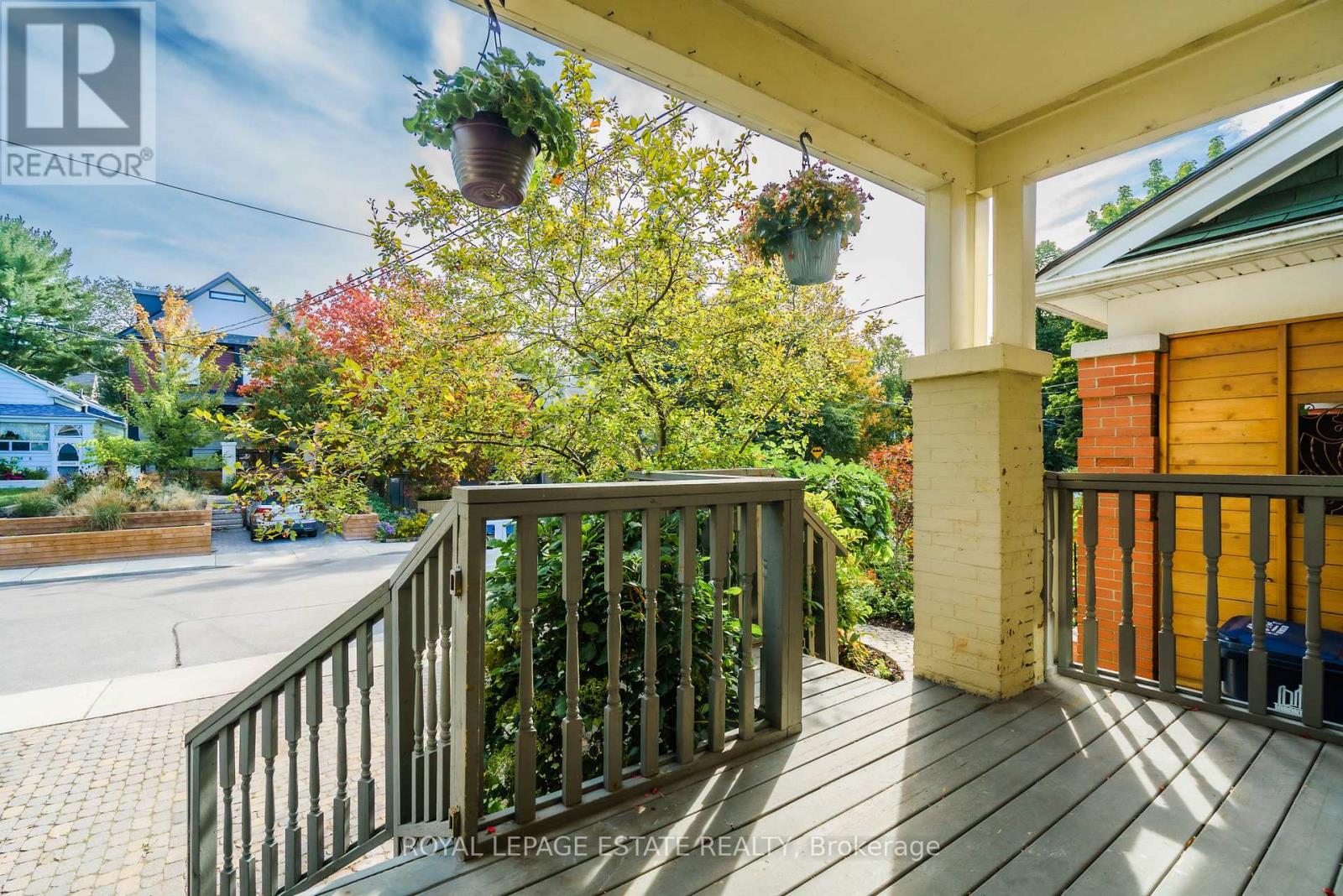 292 Silver Birch Avenue, Toronto, Ontario  M4E 3L5 - Photo 2 - E12906156