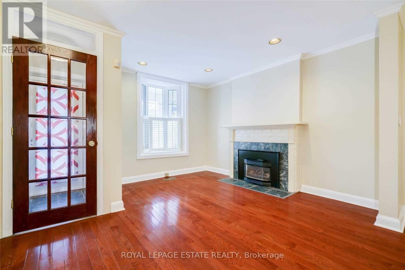 292 Silver Birch Avenue, Toronto, Ontario  M4E 3L5 - Photo 3 - E12906156