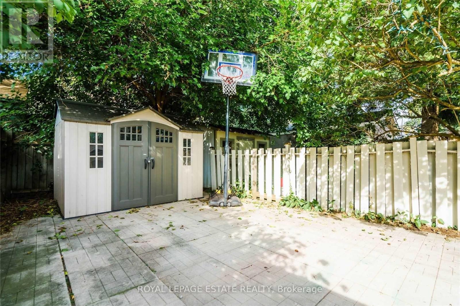 292 Silver Birch Avenue, Toronto, Ontario  M4E 3L5 - Photo 39 - E12906156