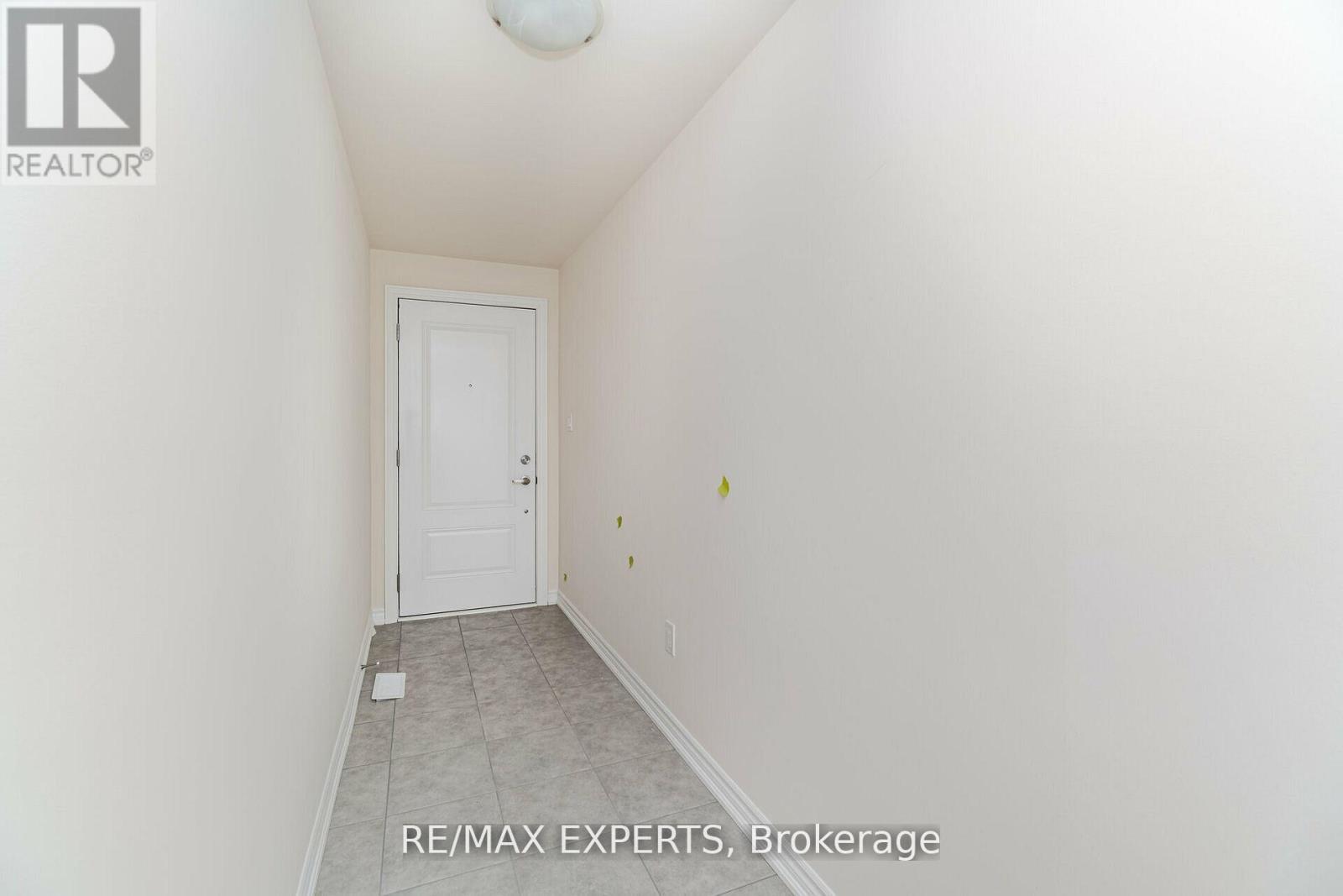 402 Okanagan Path, Oshawa, Ontario  L1H 0B1 - Photo 5 - E12906178