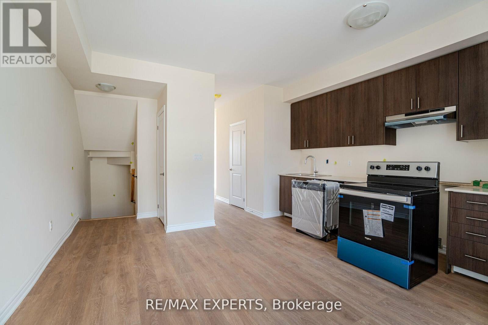 402 Okanagan Path, Oshawa, Ontario  L1H 0B1 - Photo 9 - E12906178