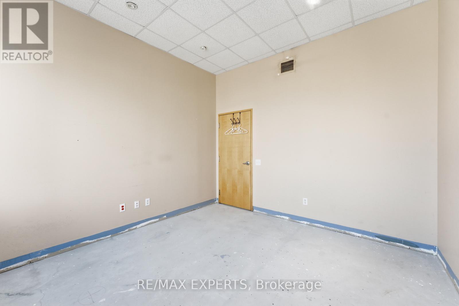 35 Romina Drive, Vaughan, Ontario  L4K 4Z9 - Photo 18 - N12906142