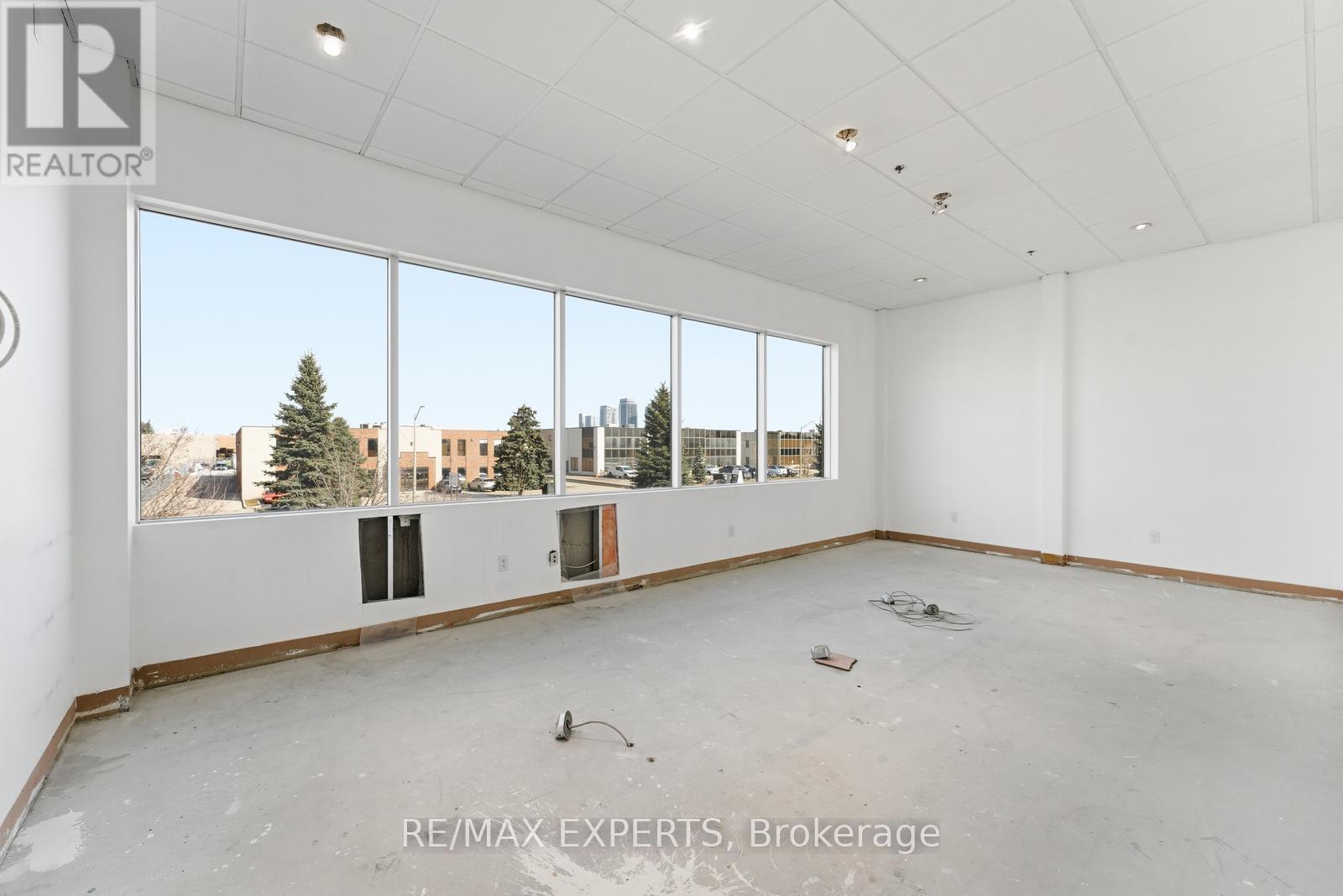 35 Romina Drive, Vaughan, Ontario  L4K 4Z9 - Photo 19 - N12906142