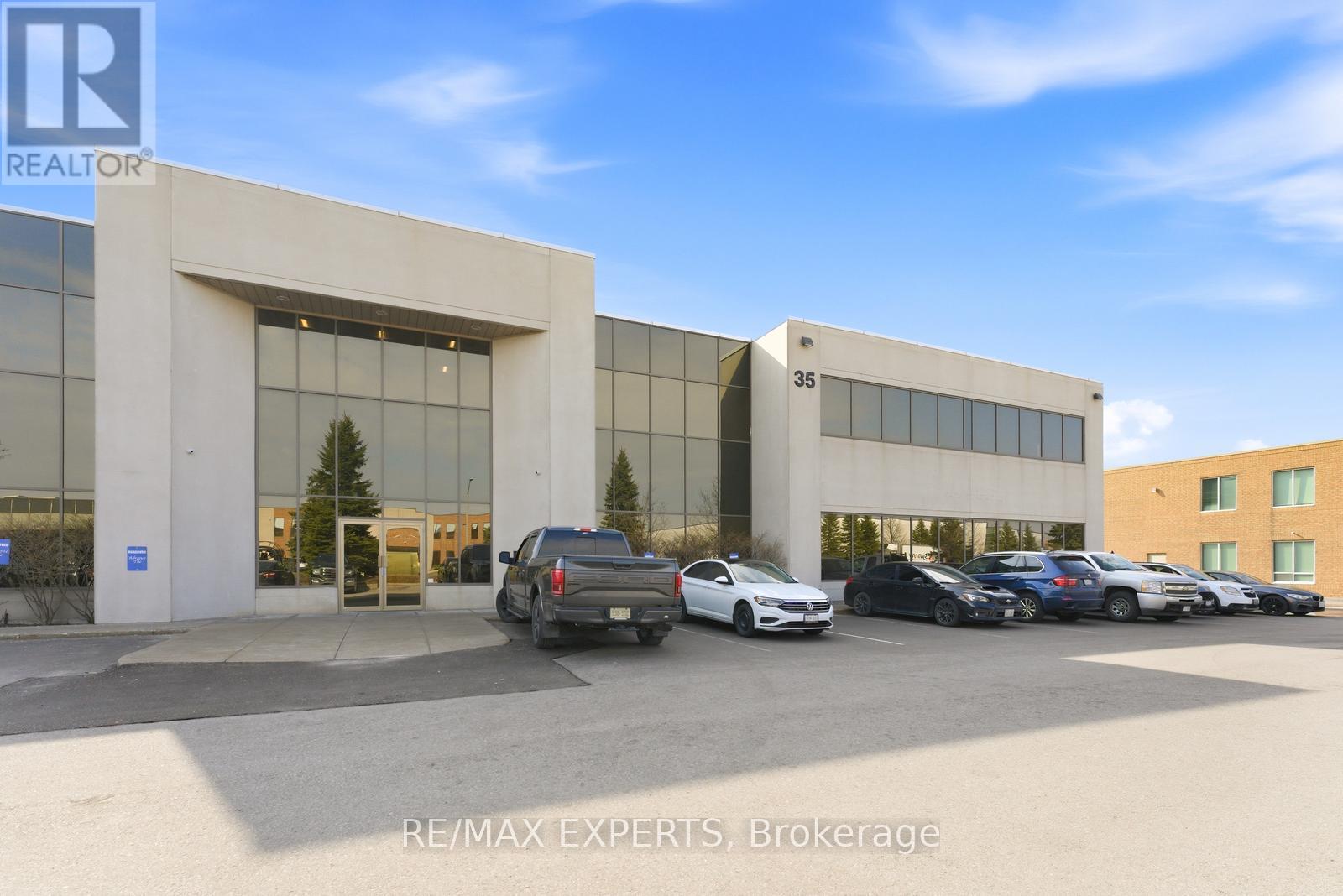 35 Romina Drive, Vaughan, Ontario  L4K 4Z9 - Photo 3 - N12906142