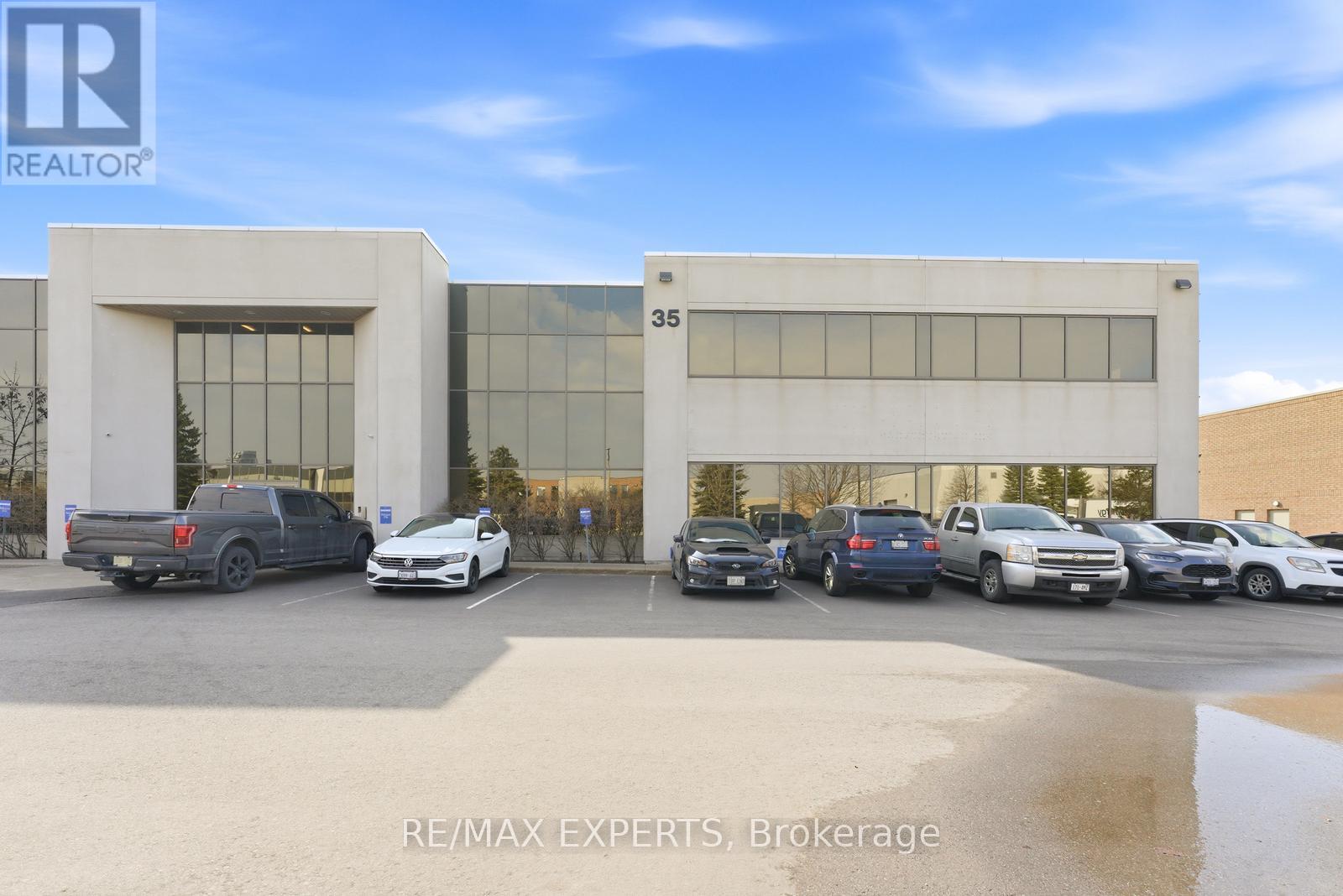 35 Romina Drive, Vaughan, Ontario  L4K 4Z9 - Photo 4 - N12906142