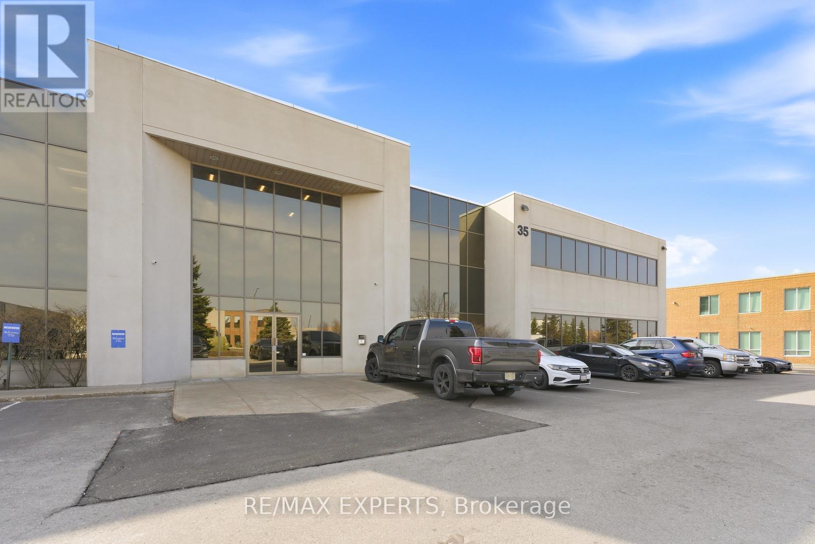 35 Romina Drive, Vaughan, Ontario  L4K 4Z9 - Photo 5 - N12906142