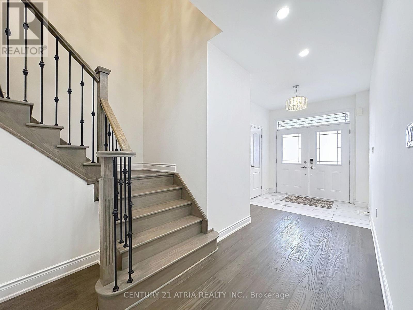 14 Heritage Street, Bradford West Gwillimbury, Ontario  L3Z 0X5 - Photo 13 - N12906172