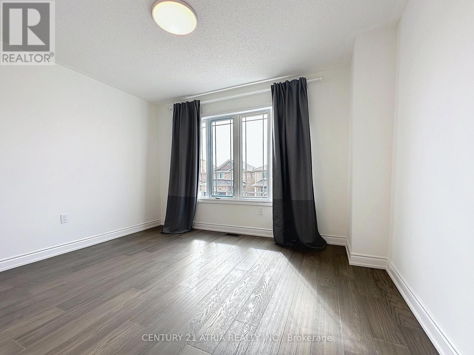 14 Heritage Street, Bradford West Gwillimbury, Ontario  L3Z 0X5 - Photo 17 - N12906172