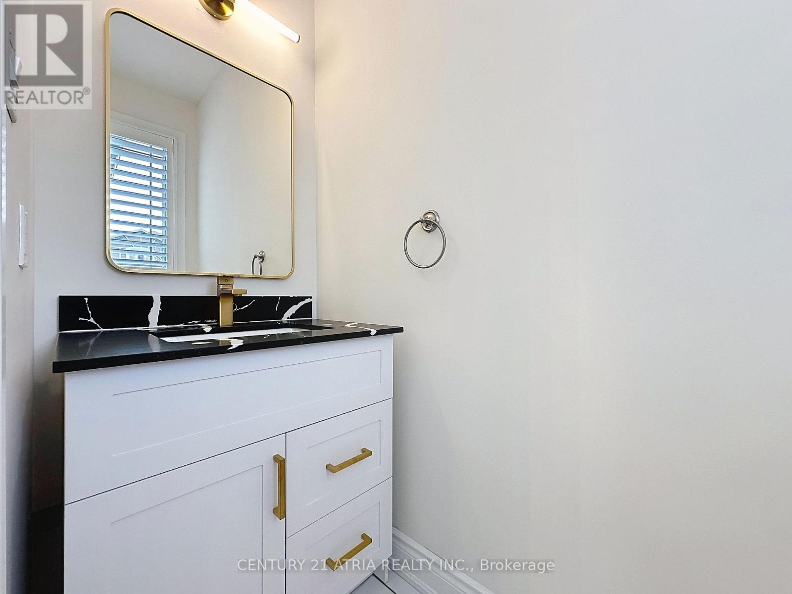 14 Heritage Street, Bradford West Gwillimbury, Ontario  L3Z 0X5 - Photo 5 - N12906172