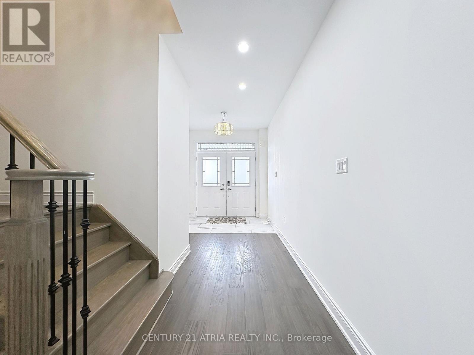 14 Heritage Street, Bradford West Gwillimbury, Ontario  L3Z 0X5 - Photo 9 - N12906172