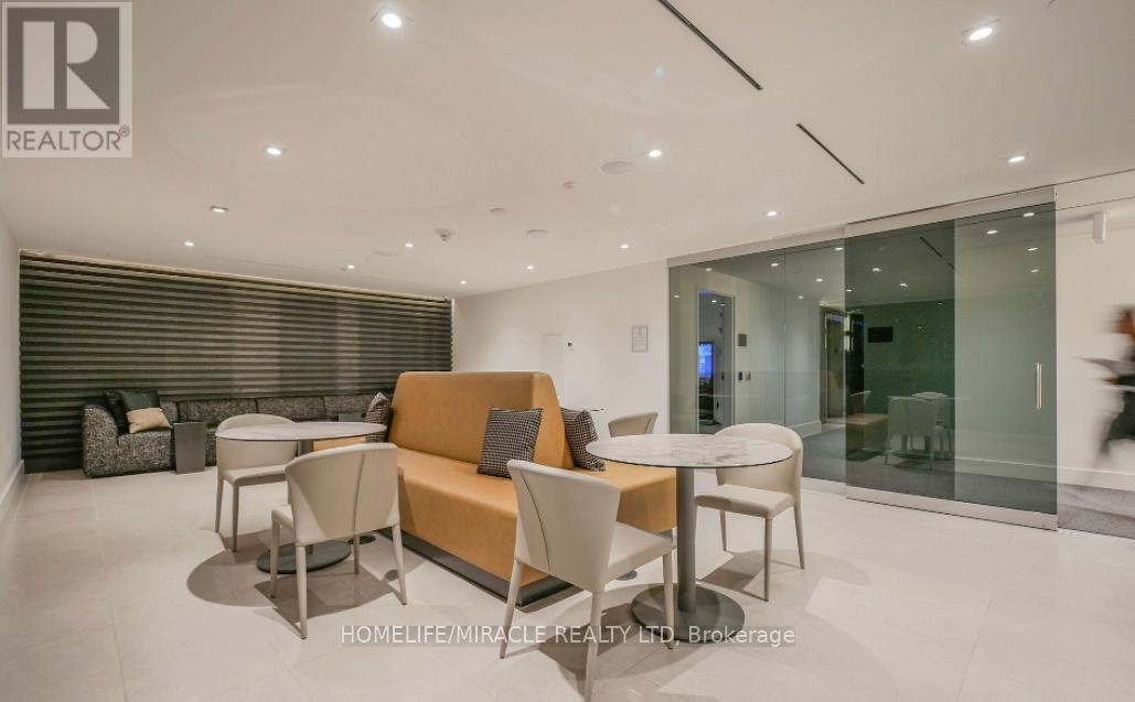 306w - 3 Rosewater Street, Richmond Hill (South Richvale), Ontario  L4C 5T6 - Photo 4 - N12906180