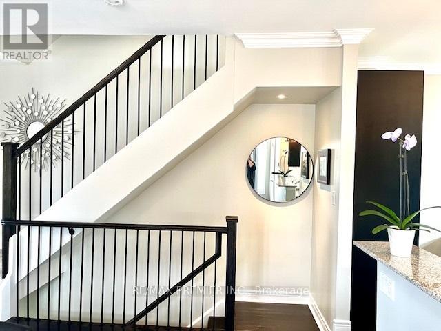 835a Oxford Street, Toronto, Ontario  M8Z 0B3 - Photo 11 - W12906118