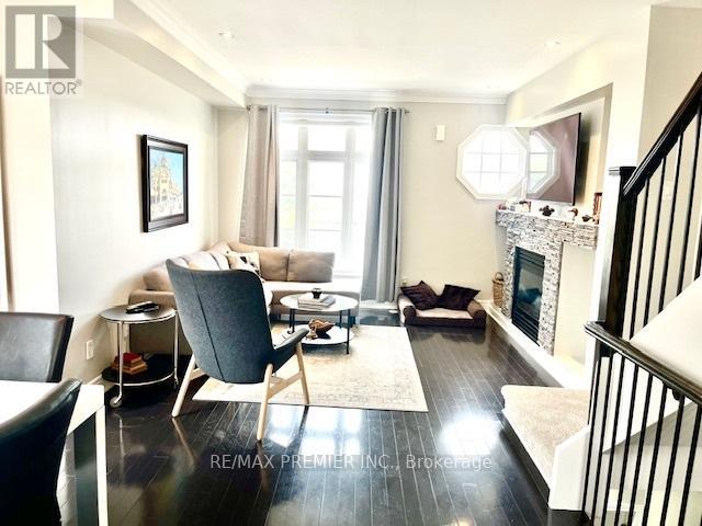 835a Oxford Street, Toronto, Ontario  M8Z 0B3 - Photo 16 - W12906118