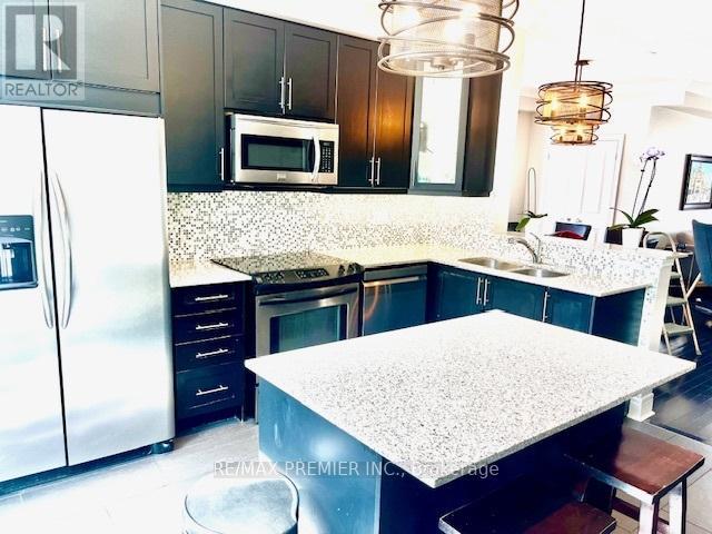 835a Oxford Street, Toronto, Ontario  M8Z 0B3 - Photo 4 - W12906118