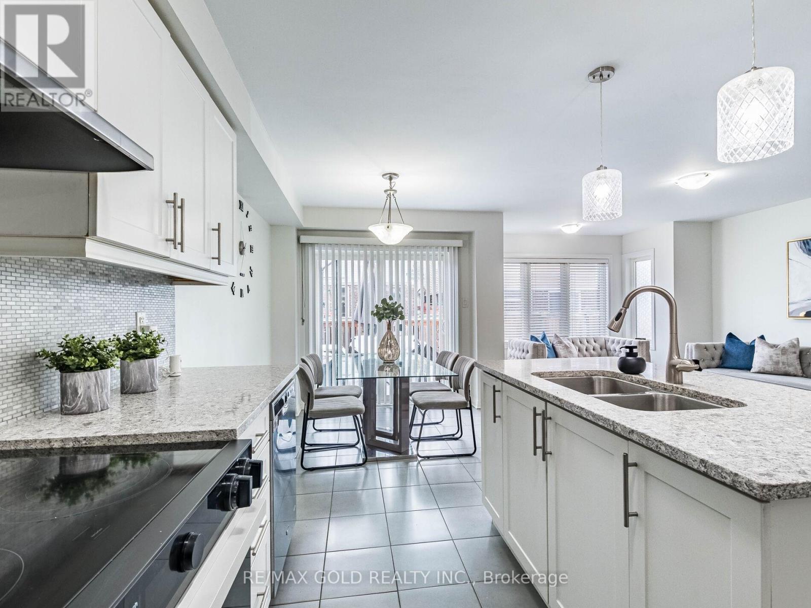 19 Lothbury Drive, Brampton, Ontario  L7A 4G7 - Photo 12 - W12906160