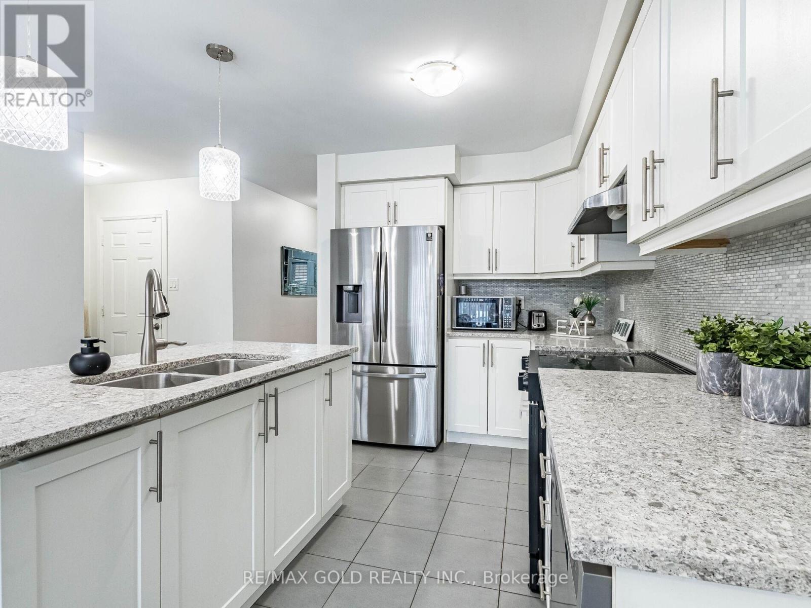 19 Lothbury Drive, Brampton, Ontario  L7A 4G7 - Photo 17 - W12906160