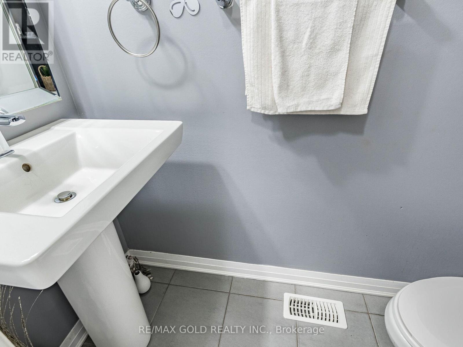 19 Lothbury Drive, Brampton, Ontario  L7A 4G7 - Photo 24 - W12906160