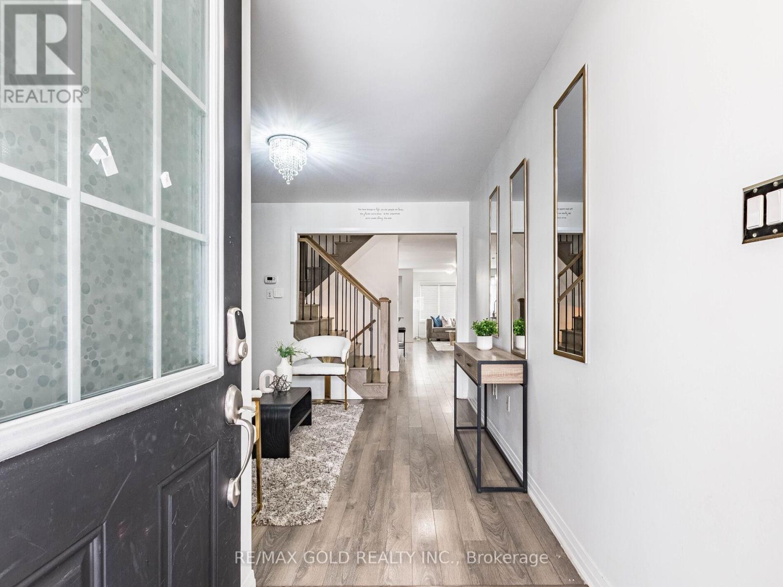 19 Lothbury Drive, Brampton, Ontario  L7A 4G7 - Photo 4 - W12906160