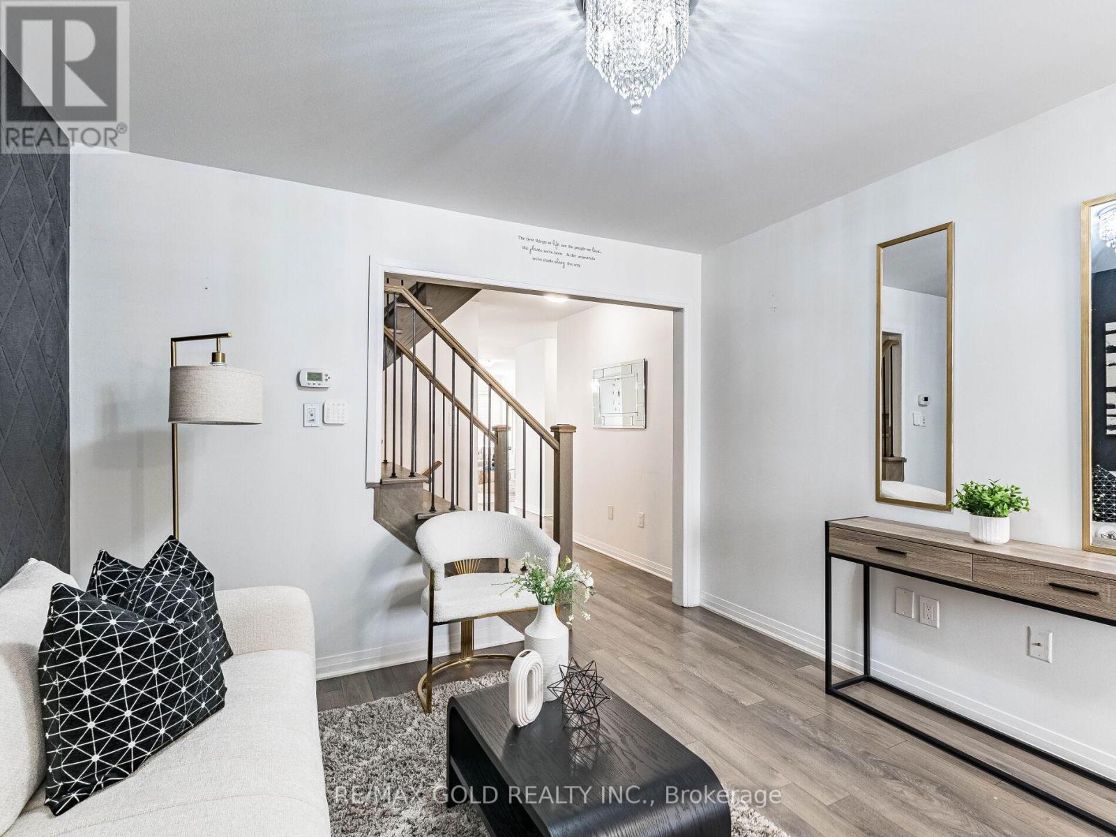 19 Lothbury Drive, Brampton, Ontario  L7A 4G7 - Photo 7 - W12906160