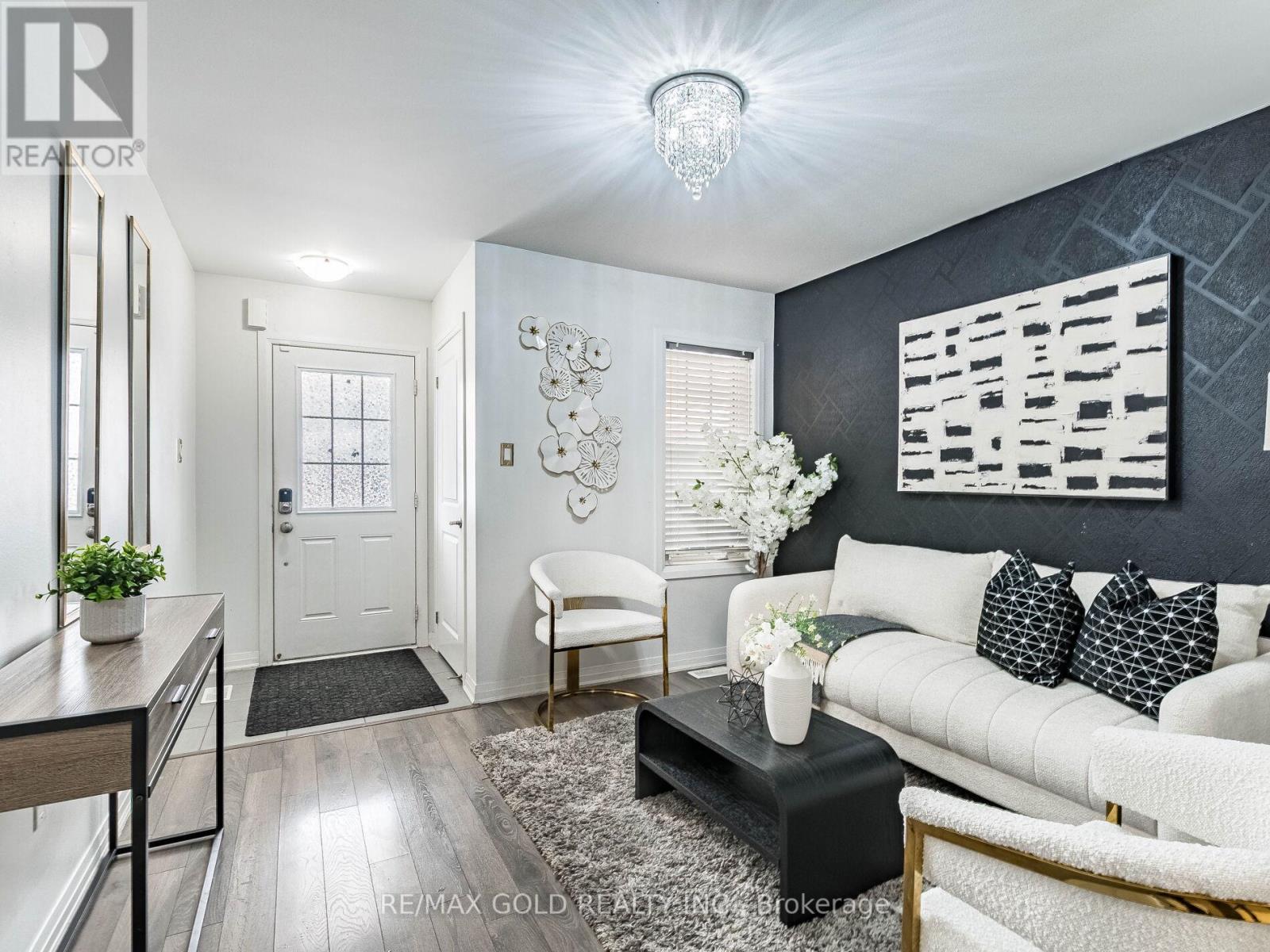 19 Lothbury Drive, Brampton, Ontario  L7A 4G7 - Photo 8 - W12906160