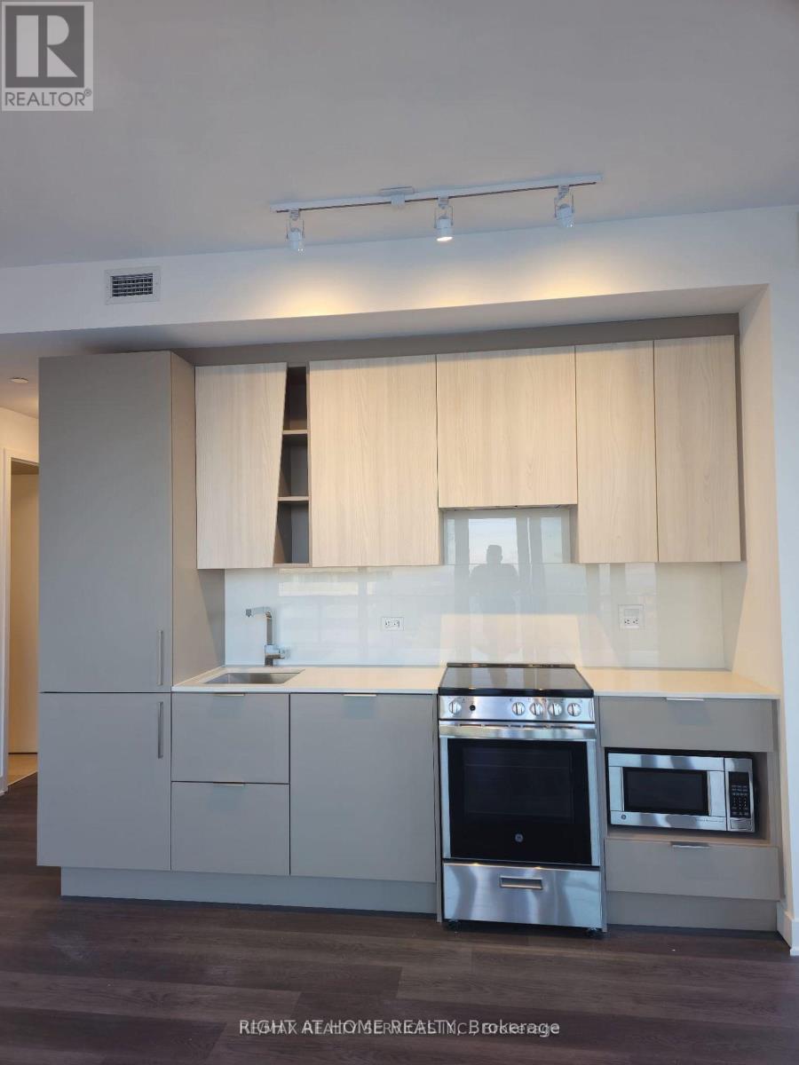 3903 - 3900 Confederation Parkway, Mississauga, Ontario  L5B 0M3 - Photo 10 - W12906168