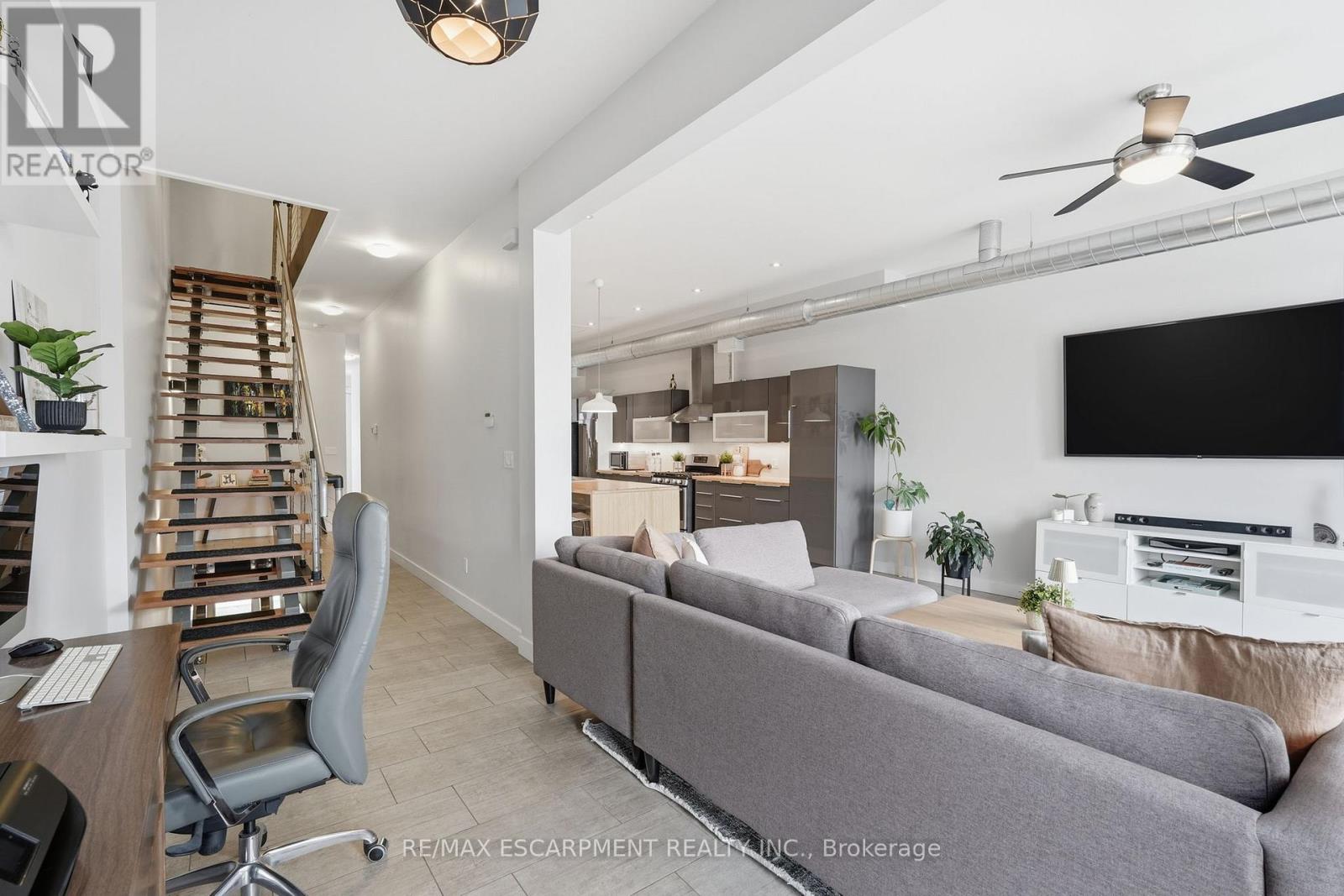 414 John Street, Hamilton, Ontario  L8L 4R3 - Photo 13 - X12906116