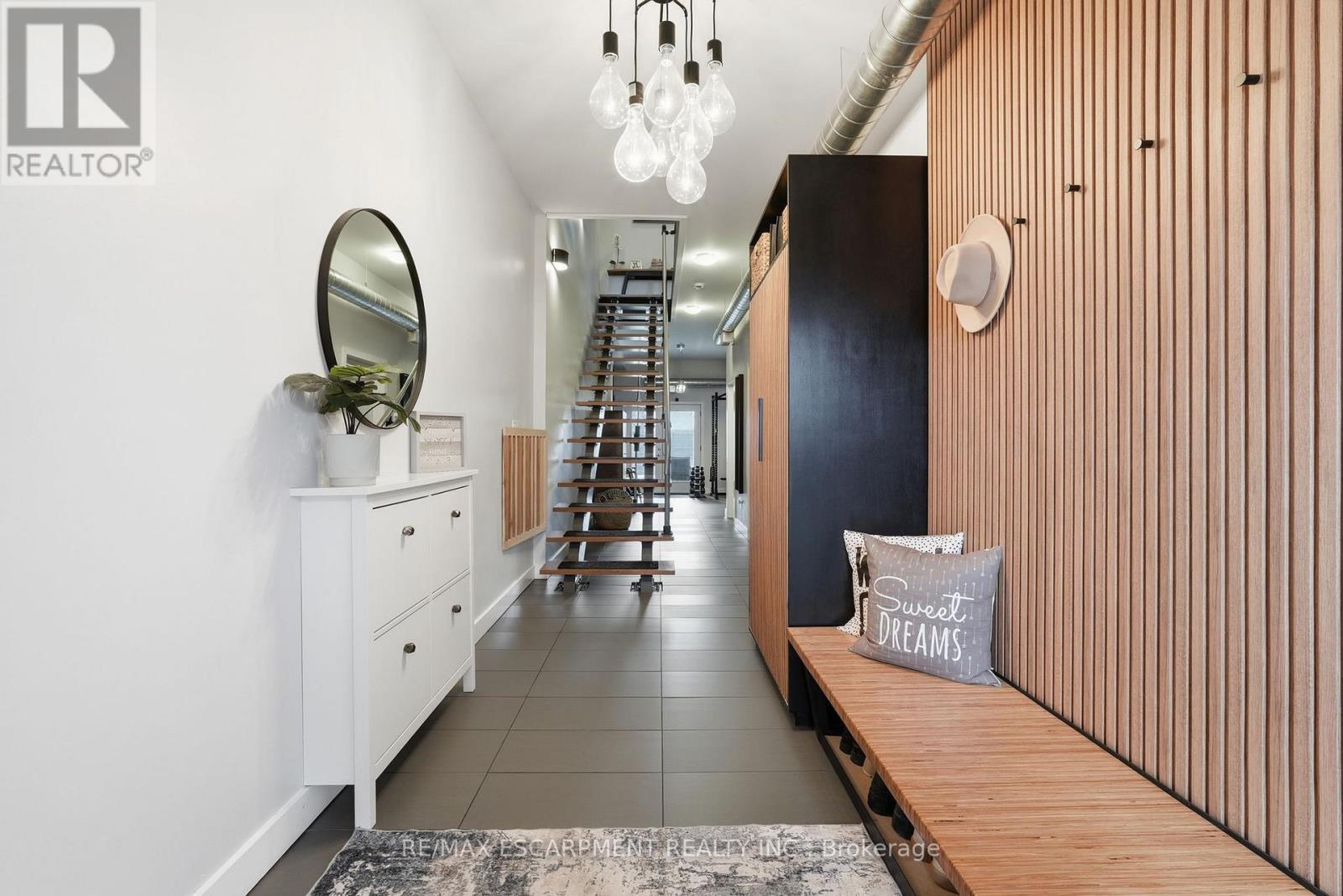 414 John Street, Hamilton, Ontario  L8L 4R3 - Photo 6 - X12906116