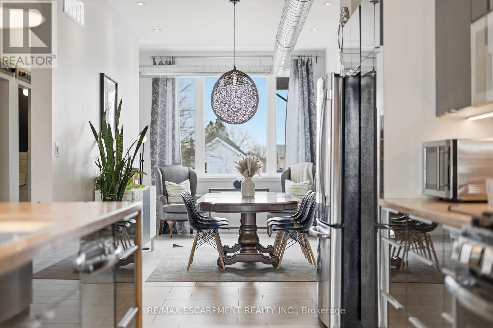 414 John Street, Hamilton, Ontario  L8L 4R3 - Photo 9 - X12906116