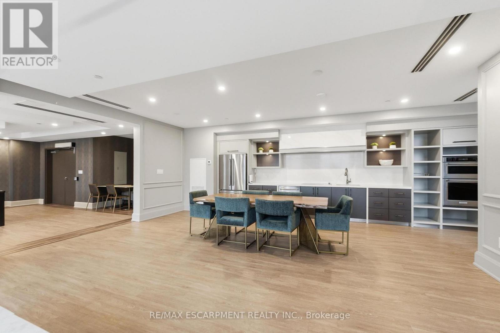 1112 - 460 Dundas Street E, Hamilton, Ontario  L8B 2A5 - Photo 2 - X12906148