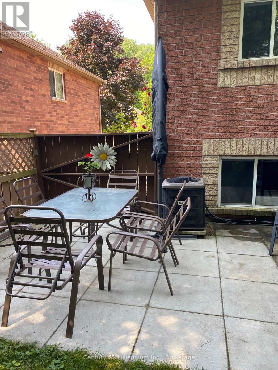 15 Brillinger Drive, Wasaga Beach, Ontario  L9Z 1L4 - Photo 37 - S12906094