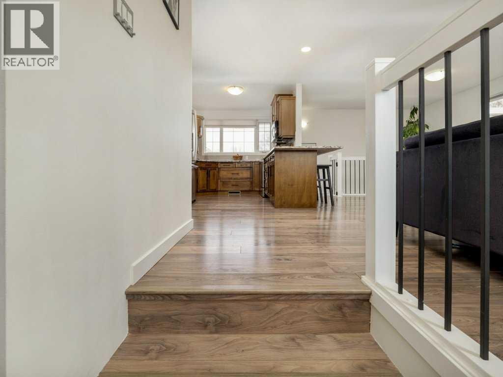 1046 Lakeview Drive S, Lethbridge, Alberta  T1K 3E8 - Photo 6 - A2293883